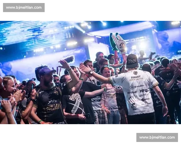 电竞选手与粉丝的零距离接触，珍贵视频片段流出